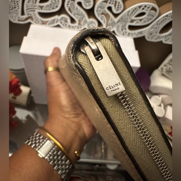 Preloved Celine Wallet Card Bill Holder Large Zip Multifunction (Made In Italy) - Picture 6 of 16